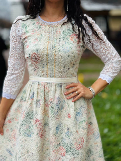 Rochia Vintage Floral Elegance